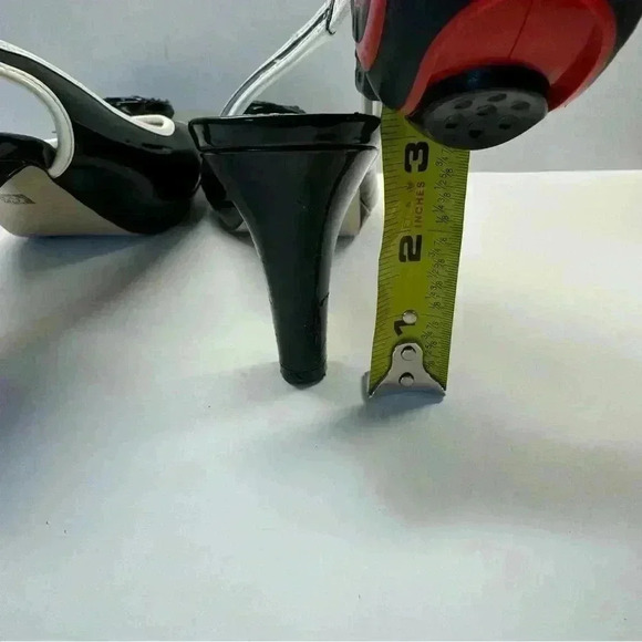 Anne Klein Women’s Size 6 Papillon Black White Peep Toe Slingback Heels Feminine - Picture 4 of 8